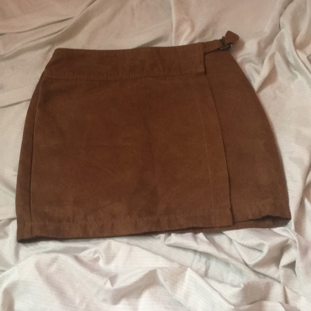 brown skirt